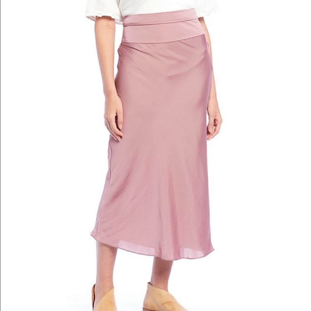 ✨Free People Satin Midi Skirt ✨